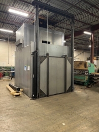 High temperature batch oven with guillotine door